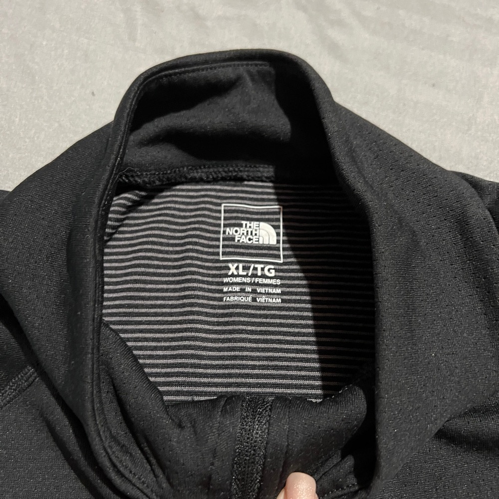 North face women’s  1/2 zip